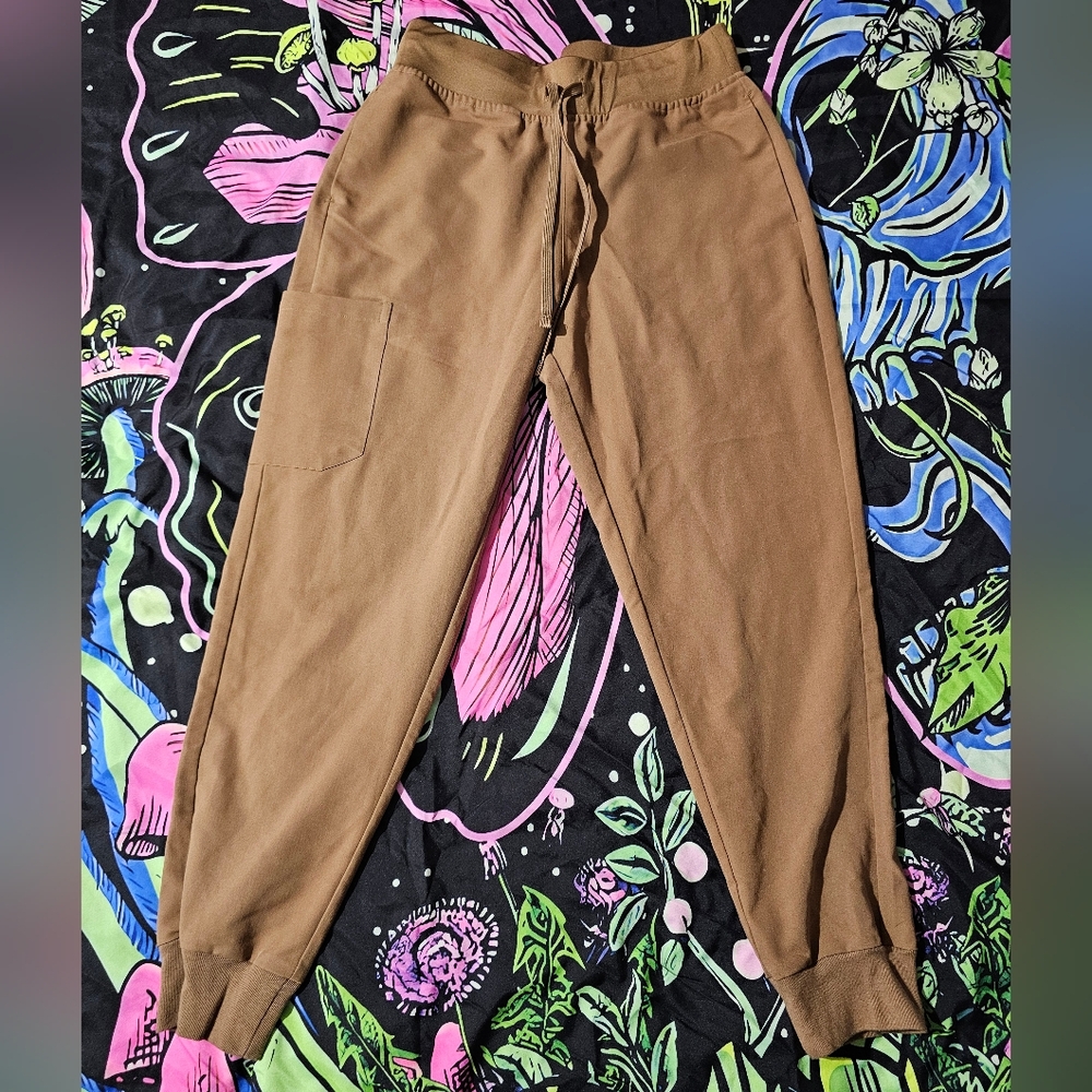 Mandala scrubs apparel, featuring their proprietary Equa-Tek technology Size P-S